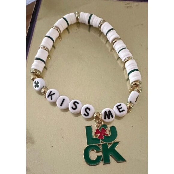 St Patricks Day Bracelet New Puka Beads Lucky Kiss Me Festive Party Para… - Picture 11 of 12